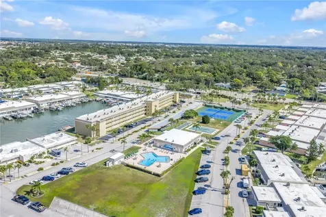 93 Boca Ciega Point Boulevard N St Petersburg FL 33708