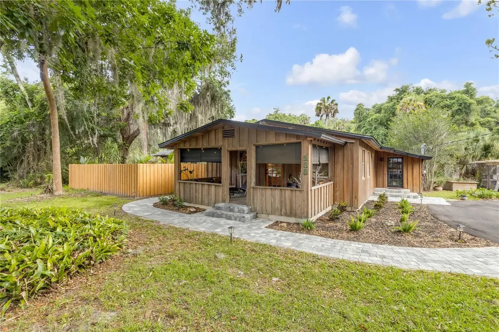 233 W Ariel Road Edgewater FL 32141