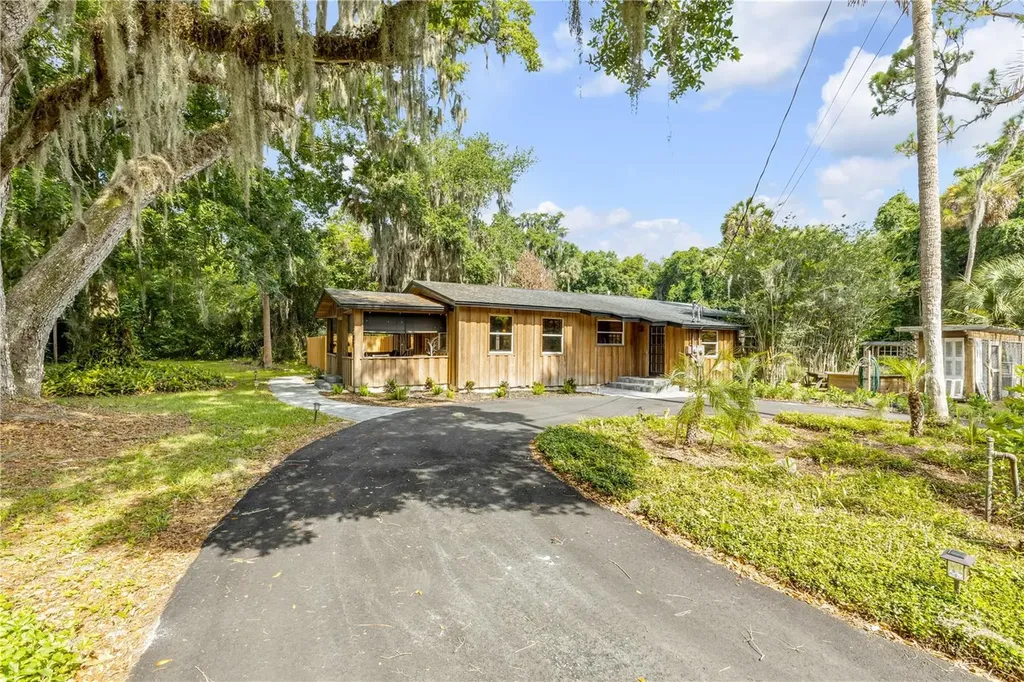 233 W Ariel Road Edgewater FL 32141