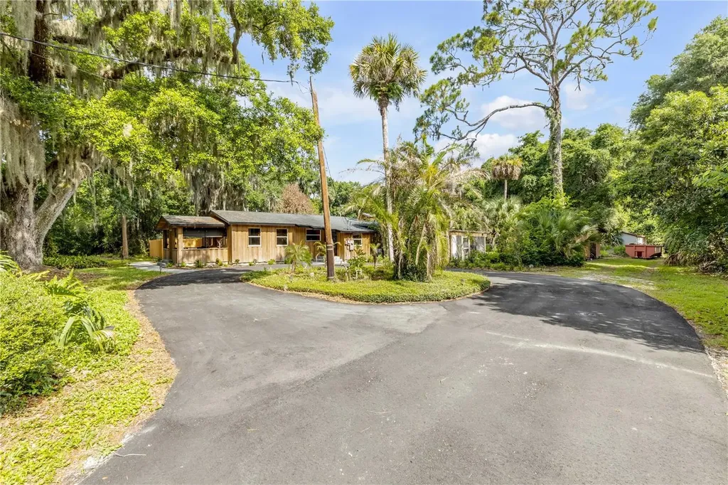 233 W Ariel Road Edgewater FL 32141