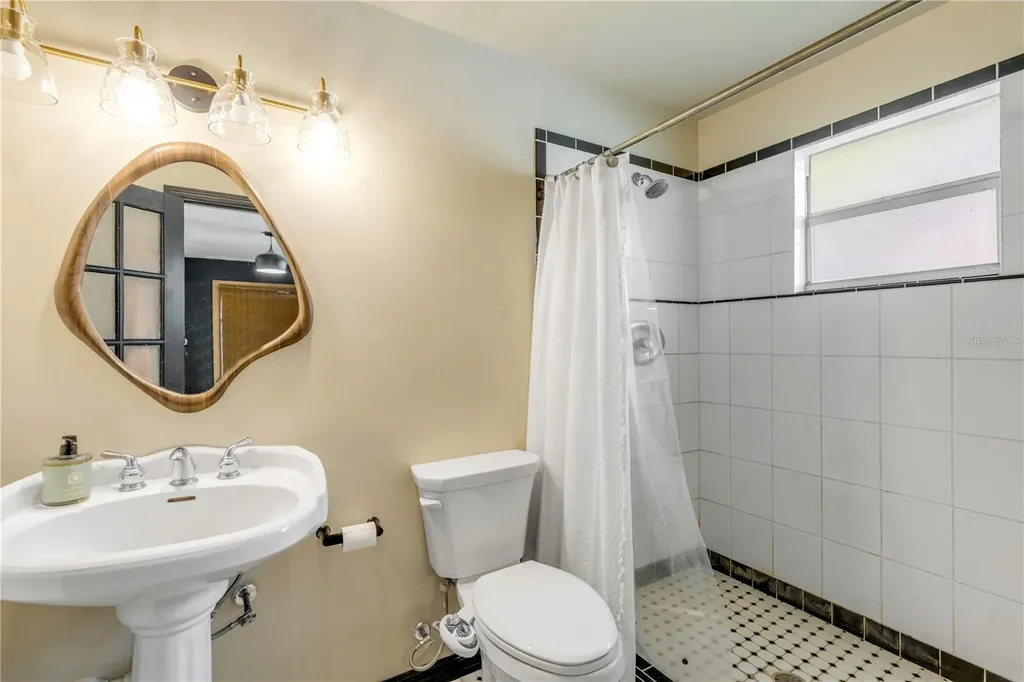 233 W Ariel Road Edgewater FL 32141