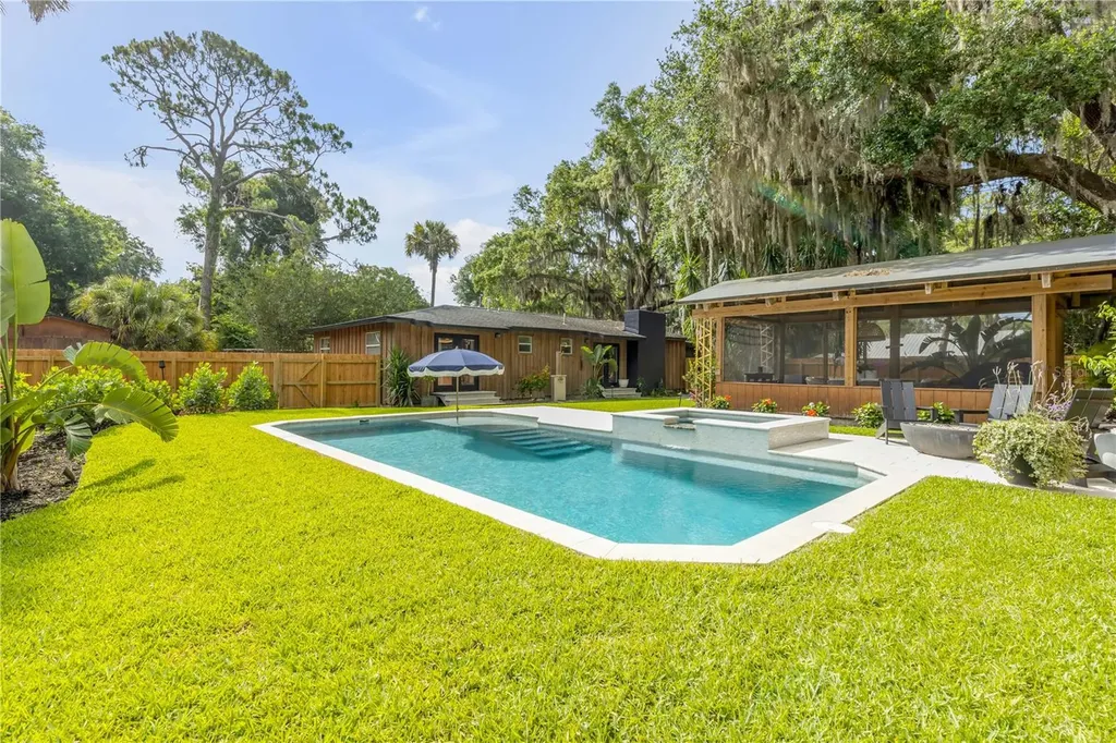233 W Ariel Road Edgewater FL 32141
