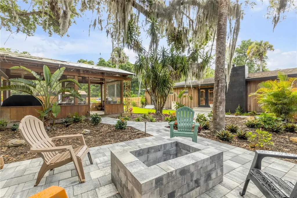 233 W Ariel Road Edgewater FL 32141