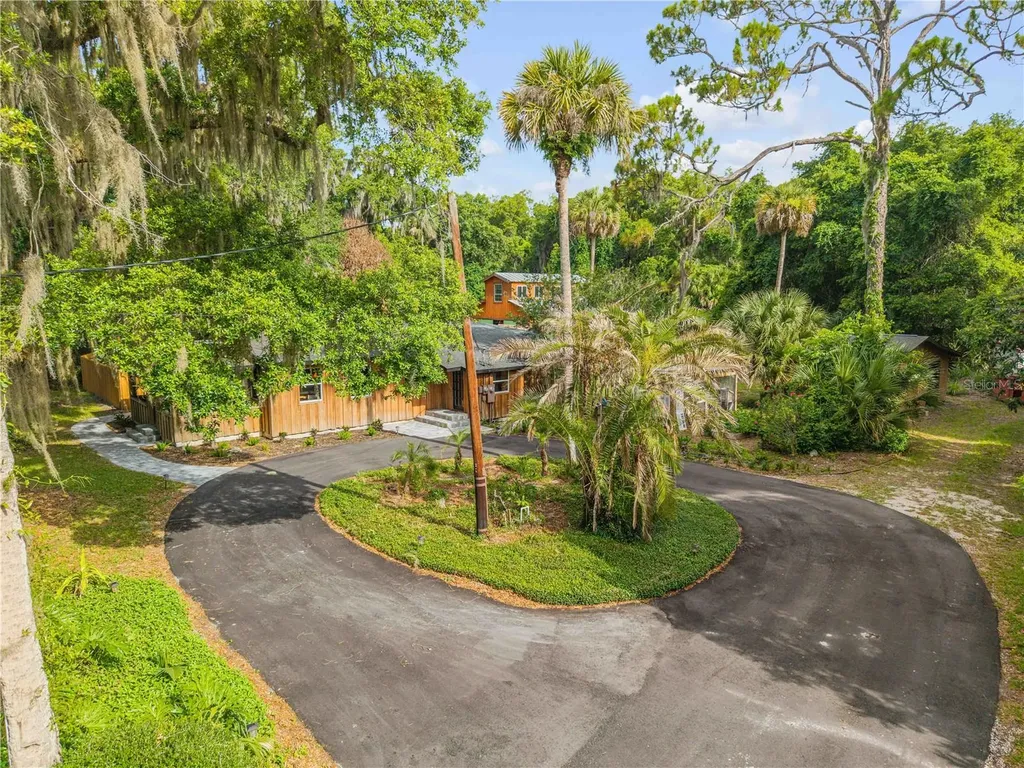 233 W Ariel Road Edgewater FL 32141