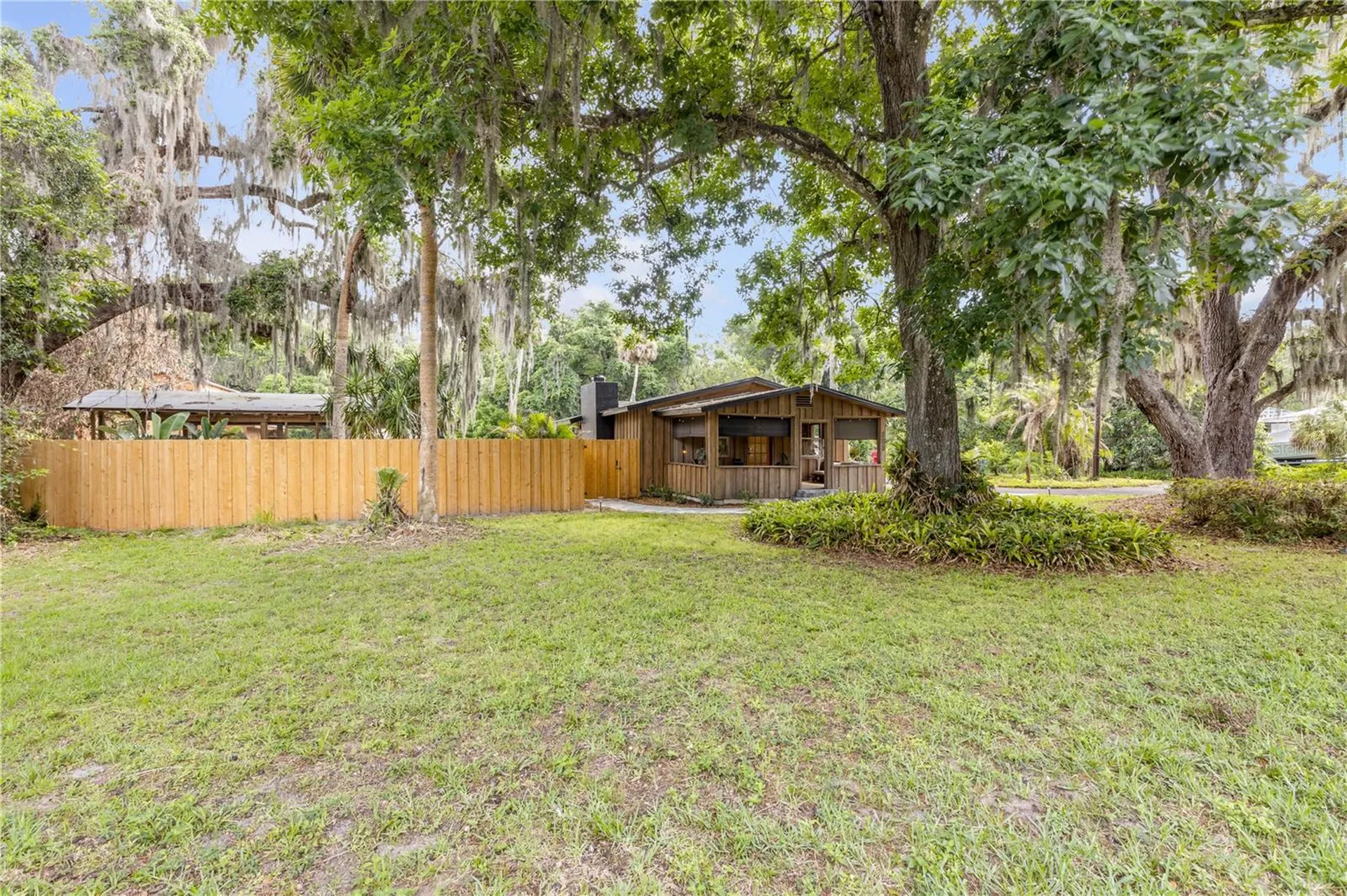 233 W Ariel Road Edgewater FL 32141