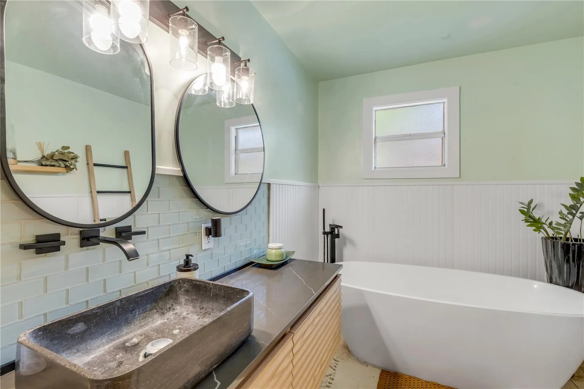 233 W Ariel Road Edgewater FL 32141