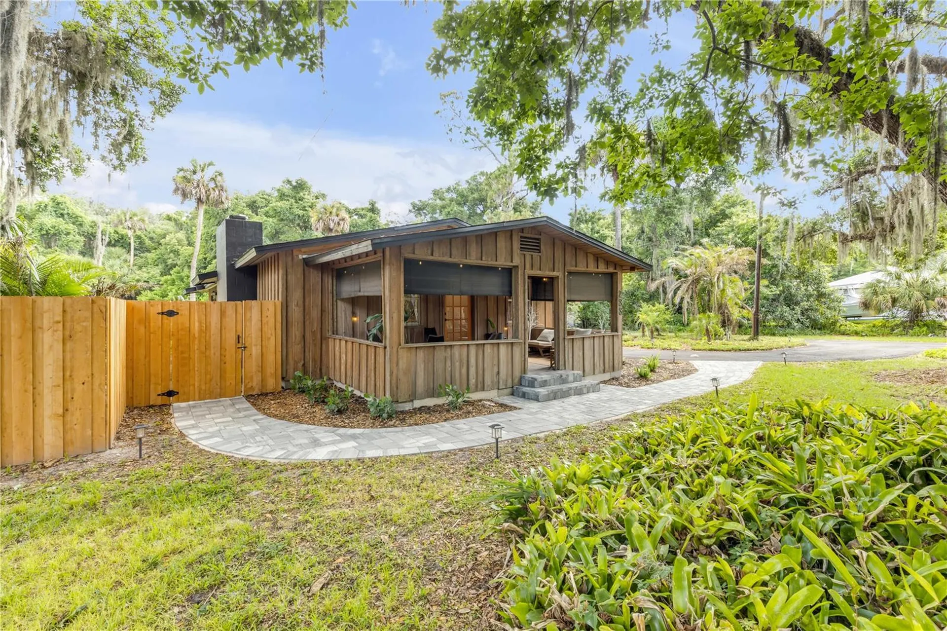 233 W Ariel Road Edgewater FL 32141