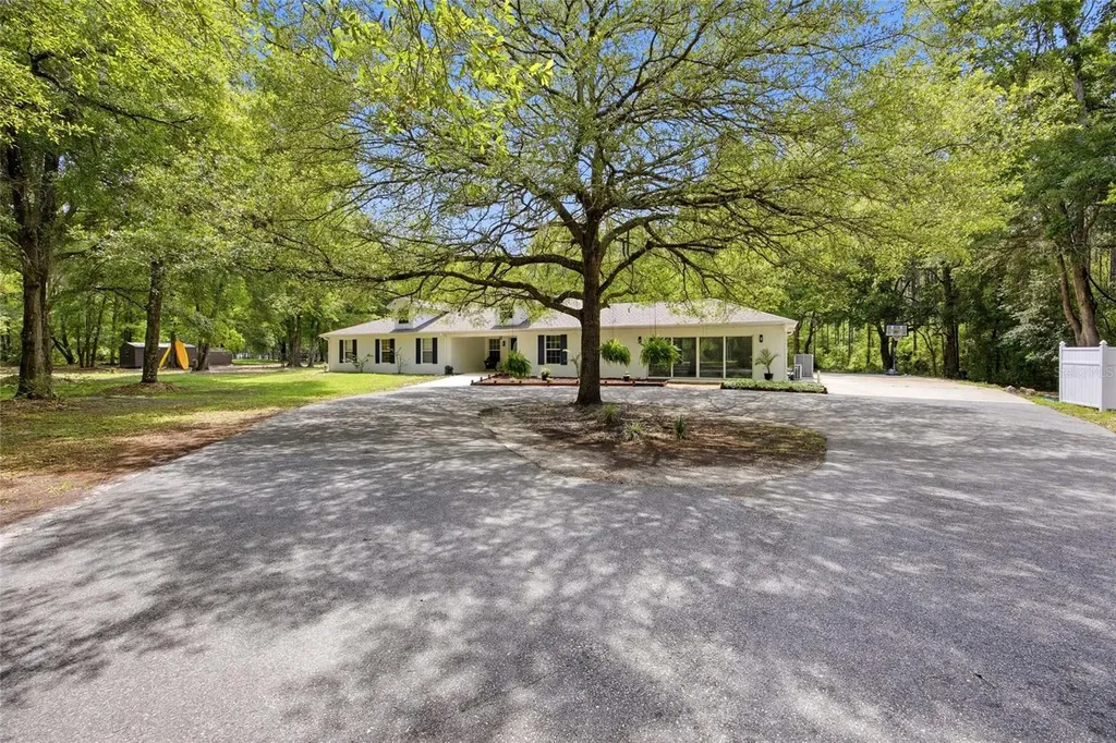 7050 NE State Road 121 Williston FL 32696