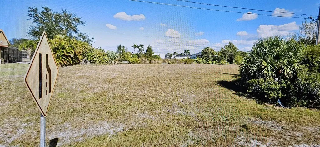 2915 Diplomat Parkway W Cape Coral FL 33993