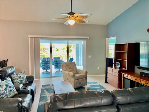 123 Kings Drive Rotonda West FL 33947