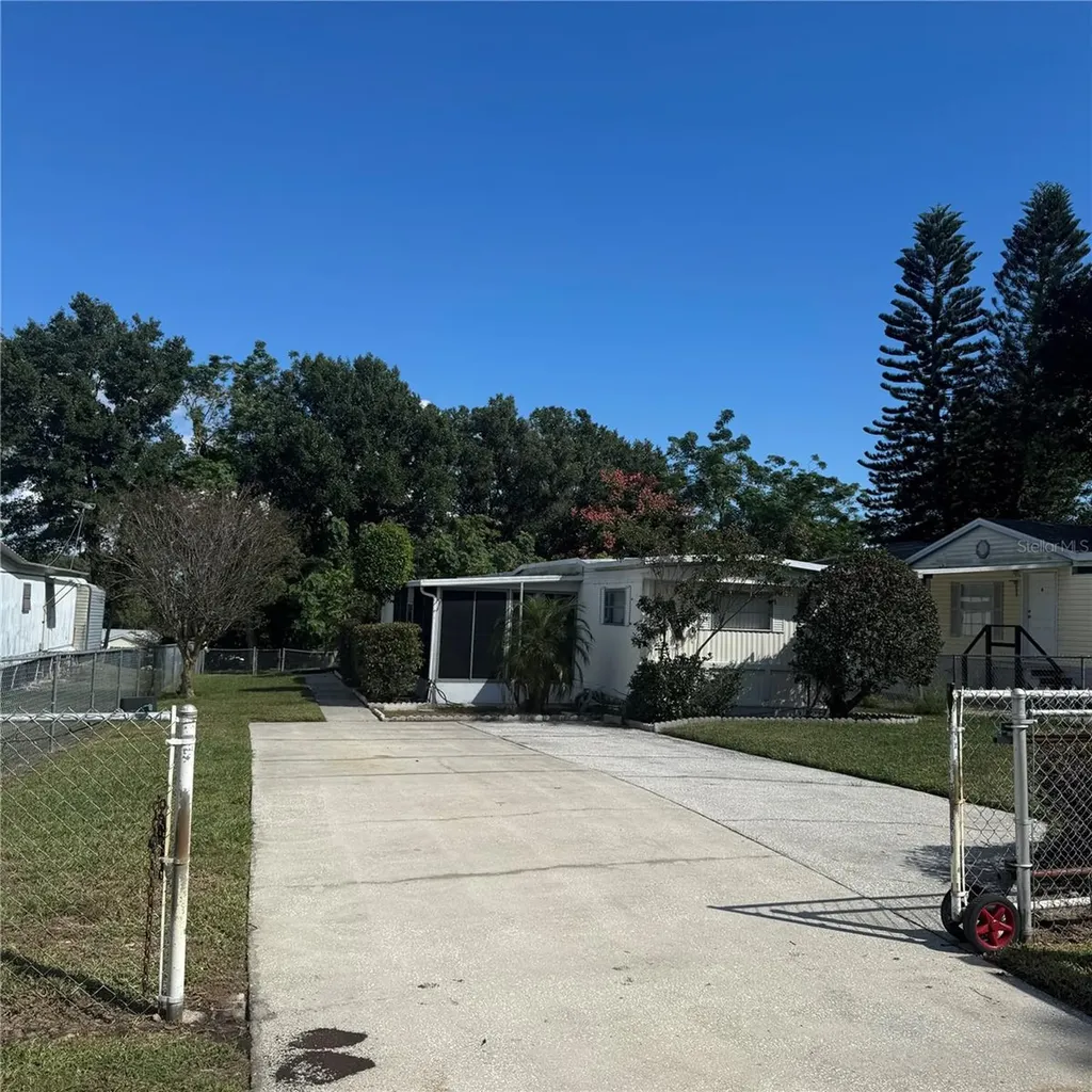 17542 Eve Drive Montverde FL 34756