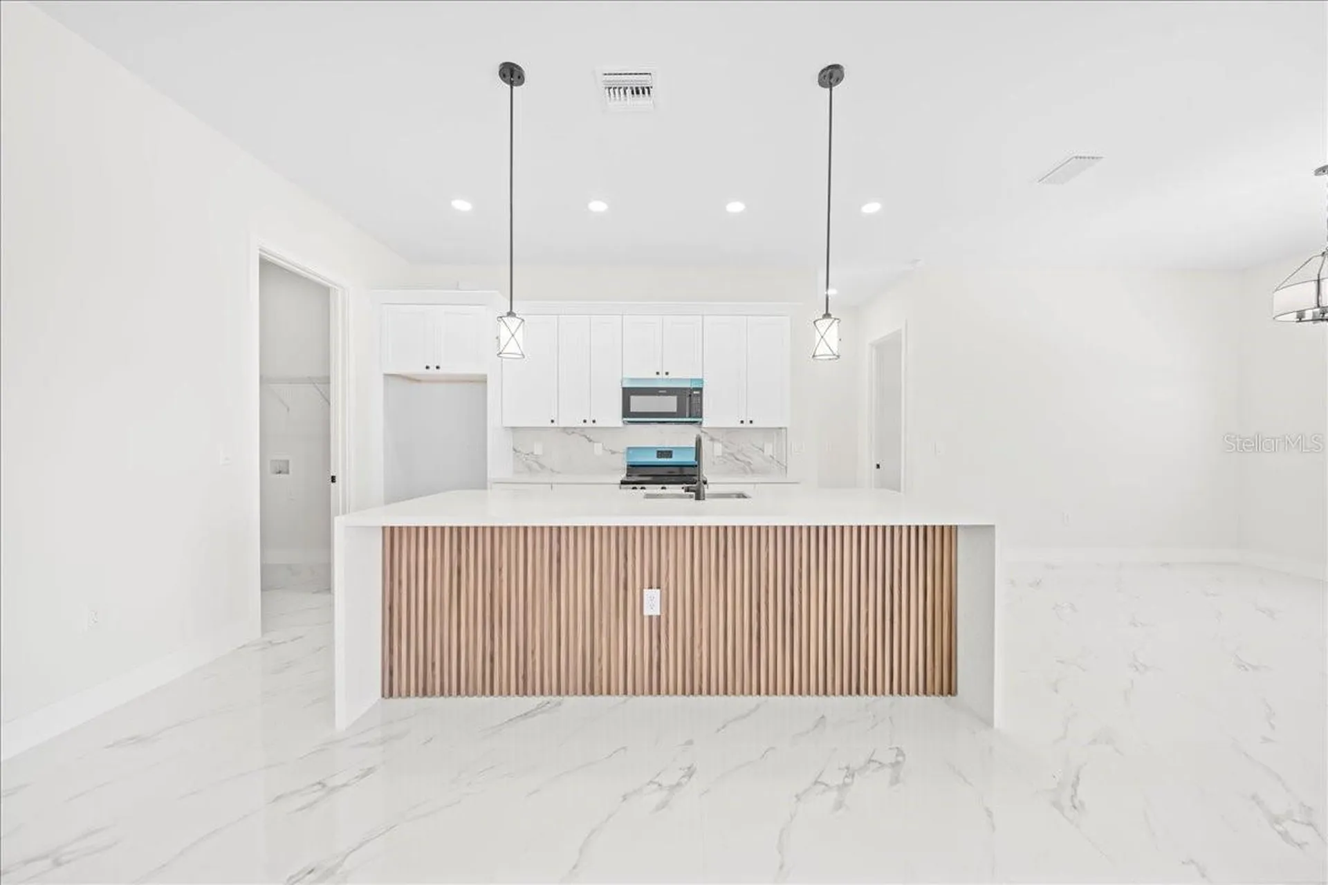 1226 NE 5th Place Cape Coral FL 33909