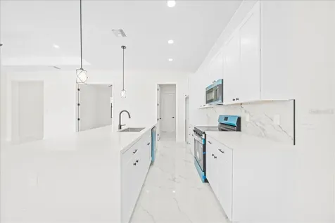 1226 NE 5th Place Cape Coral FL 33909