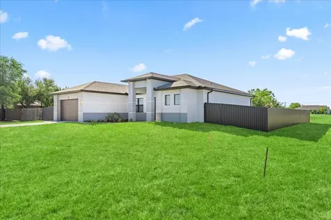 1226 NE 5th Place Cape Coral FL 33909