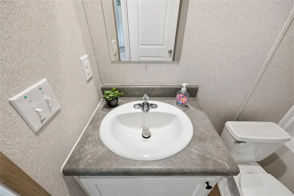 8611 NE 61st Place Bronson FL 32621