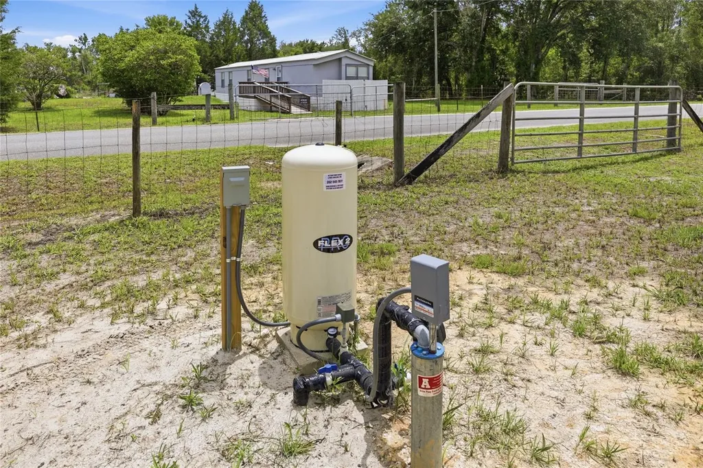 8611 NE 61st Place Bronson FL 32621