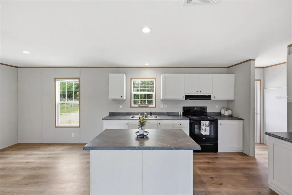 8611 NE 61st Place Bronson FL 32621