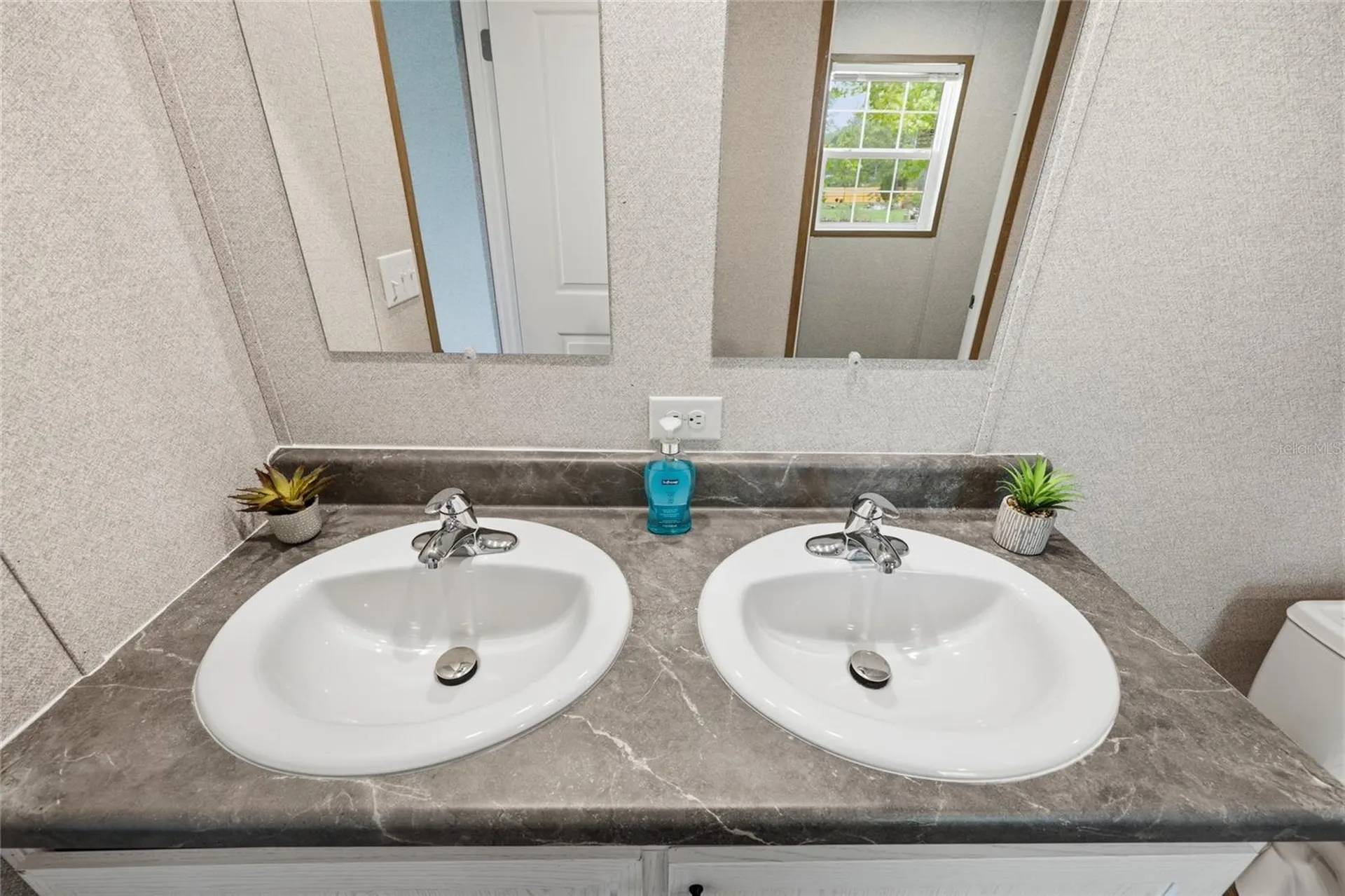 8611 NE 61st Place Bronson FL 32621