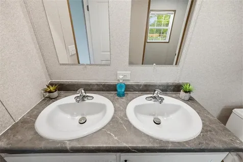 8611 NE 61st Place Bronson FL 32621