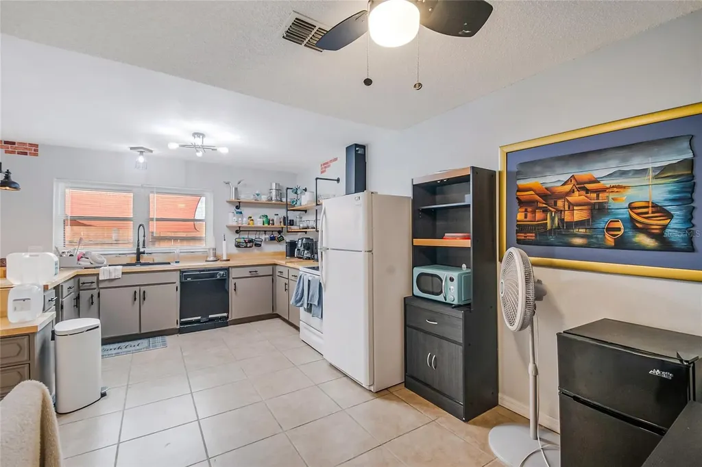 447 Hunter Circle Kissimmee FL 34758