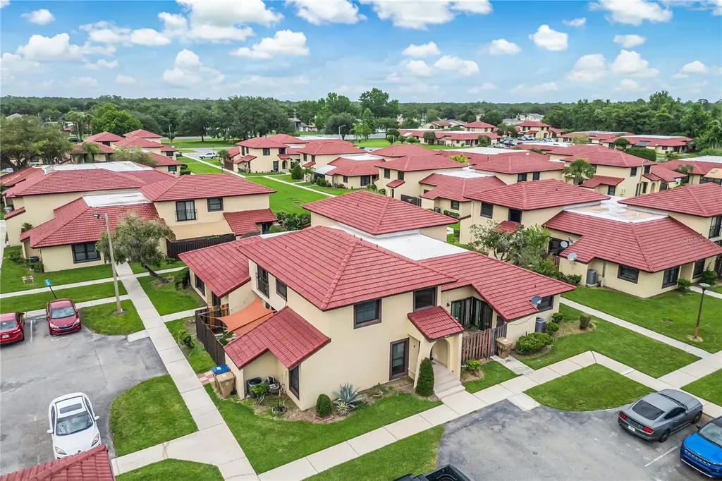 447 Hunter Circle Kissimmee FL 34758