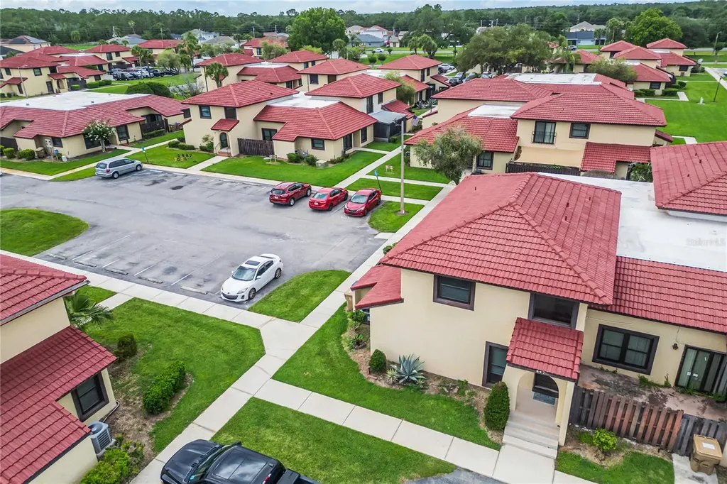 447 Hunter Circle Kissimmee FL 34758