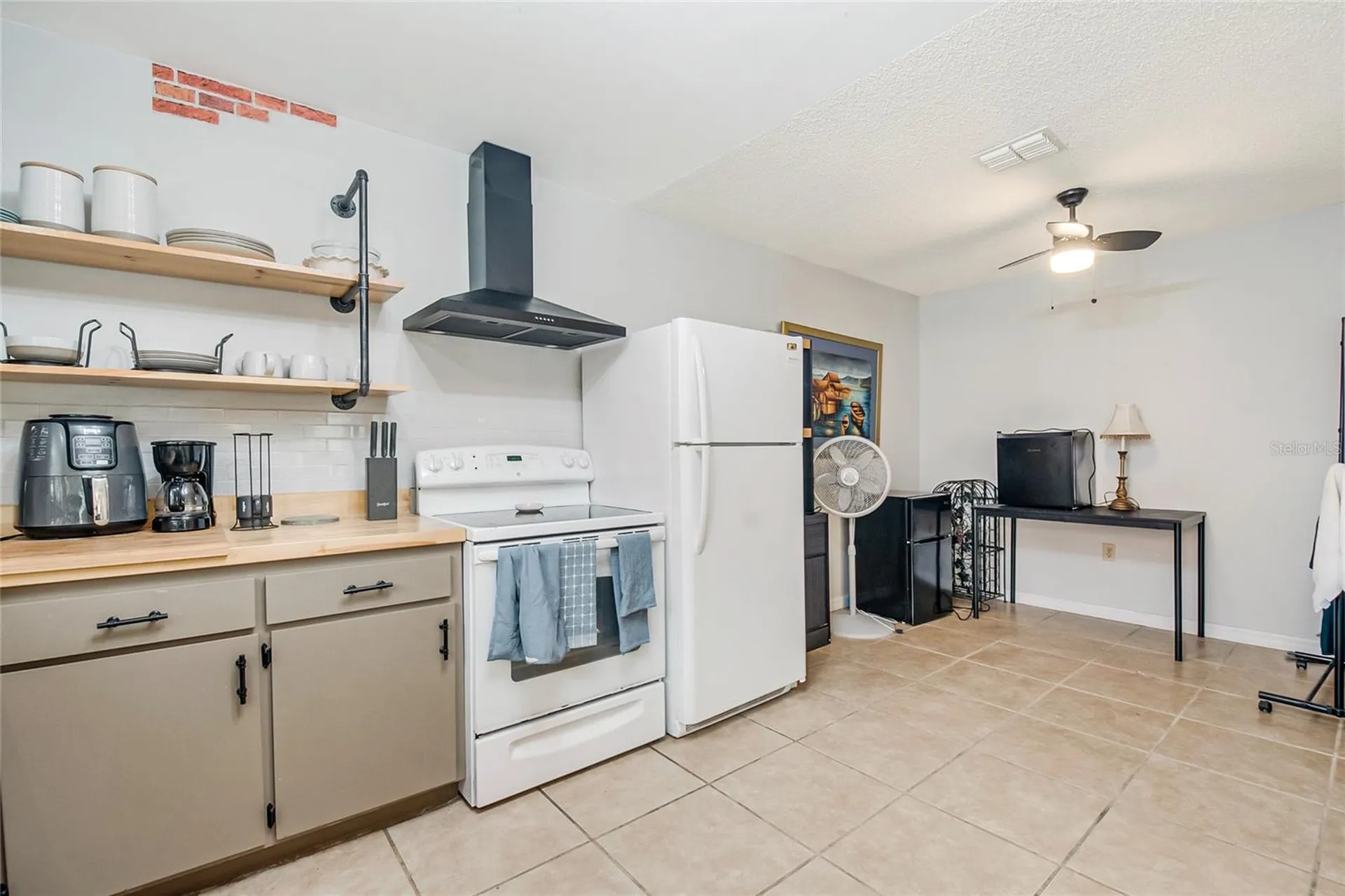 447 Hunter Circle Kissimmee FL 34758