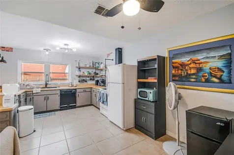 447 Hunter Circle Kissimmee FL 34758
