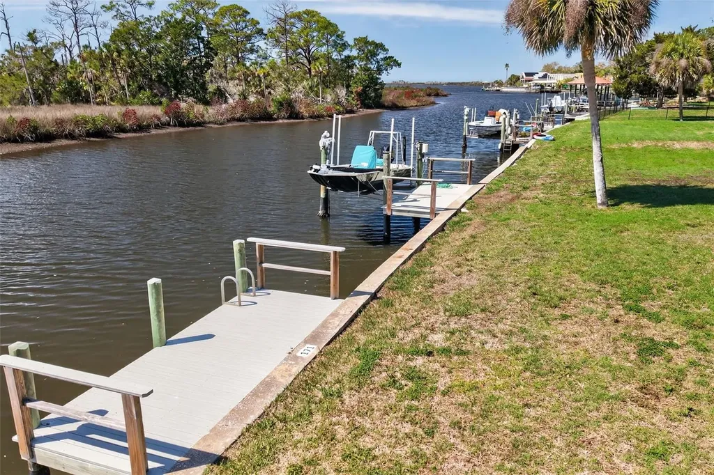 1277 N Osprey Point Crystal River FL 34429