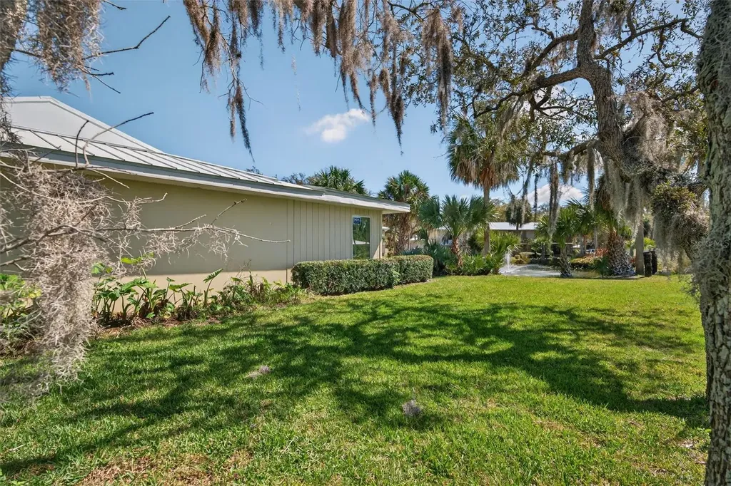 1277 N Osprey Point Crystal River FL 34429