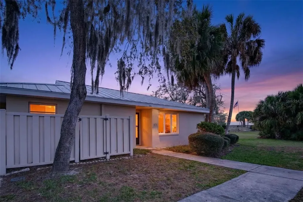 1277 N Osprey Point Crystal River FL 34429