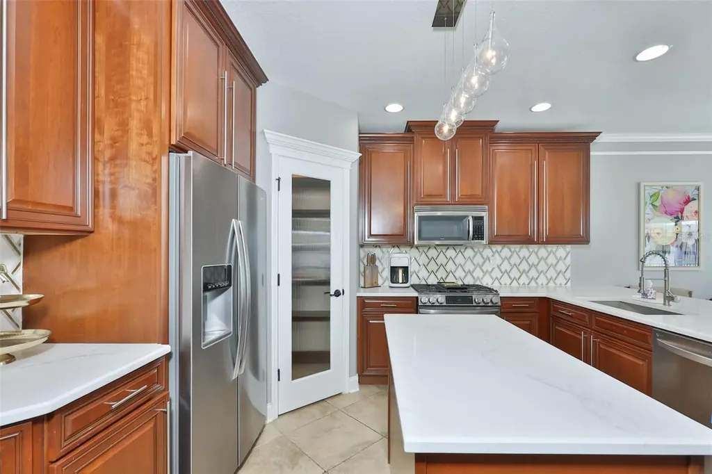 16012 Loneoak View Drive Lithia FL 33547