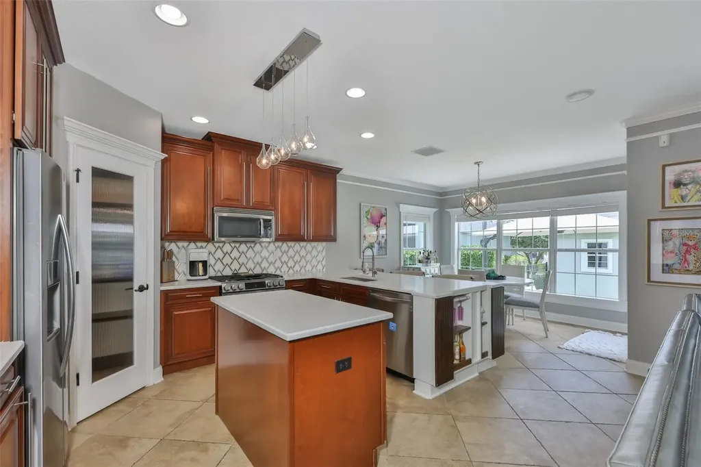 16012 Loneoak View Drive Lithia FL 33547