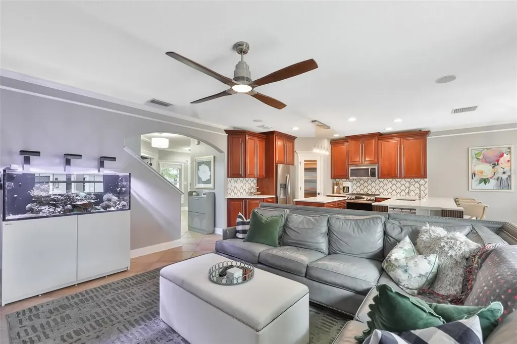 16012 Loneoak View Drive Lithia FL 33547