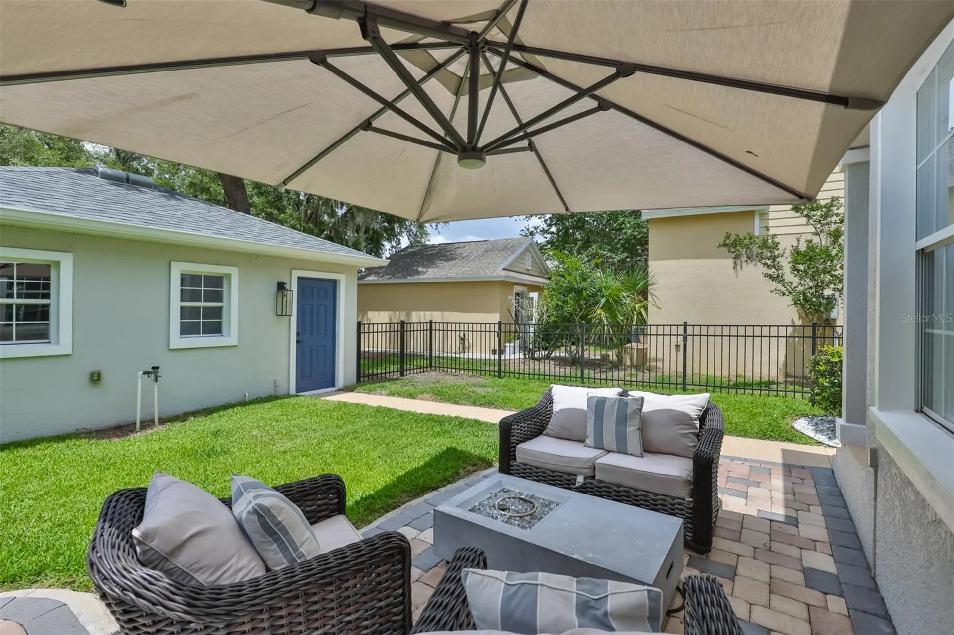 16012 Loneoak View Drive Lithia FL 33547