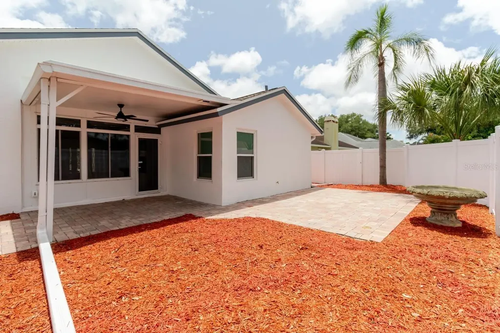 8949 106th Avenue N Seminole FL 33777