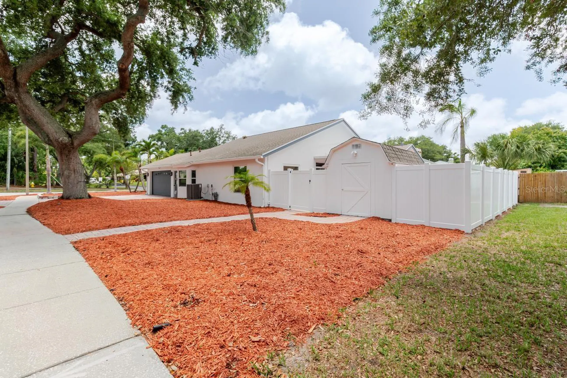 8949 106th Avenue N Seminole FL 33777