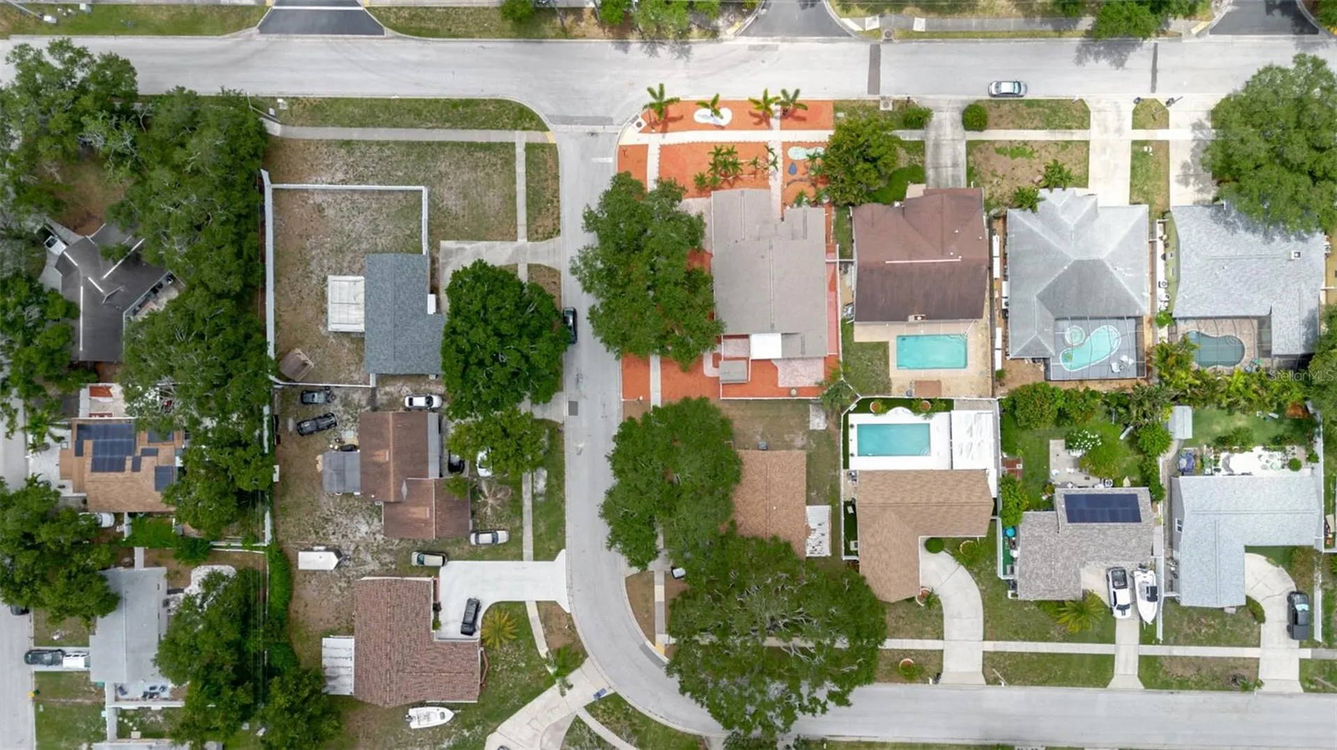 8949 106th Avenue N Seminole FL 33777