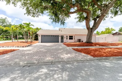 8949 106th Avenue N Seminole FL 33777