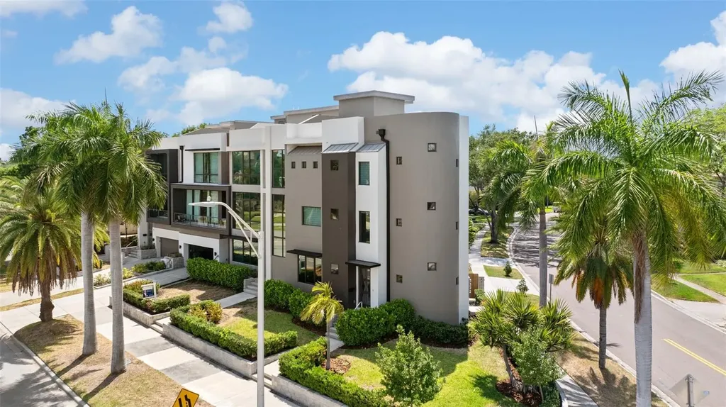 92 W Davis Boulevard Tampa FL 33606