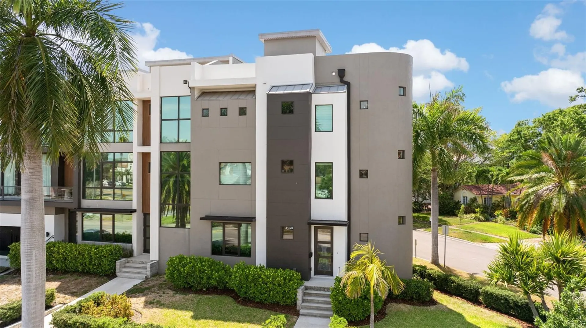 92 W Davis Boulevard Tampa FL 33606