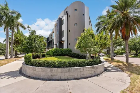 92 W Davis Boulevard Tampa FL 33606