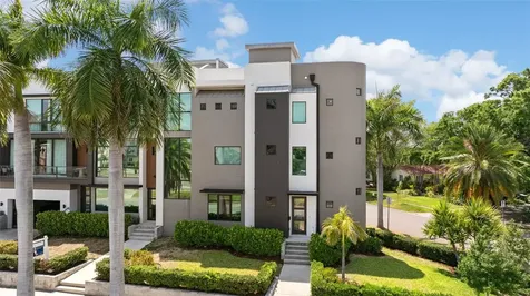 92 W Davis Boulevard Tampa FL 33606