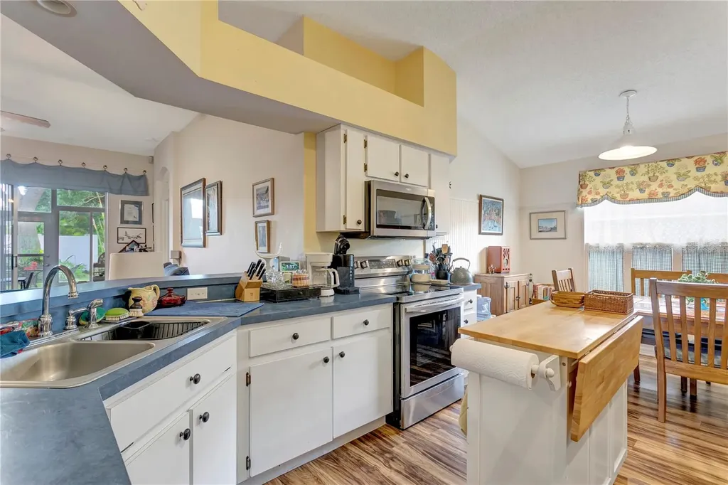 3049 Beaver Pond Trail Valrico FL 33596