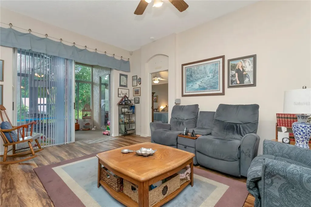 3049 Beaver Pond Trail Valrico FL 33596