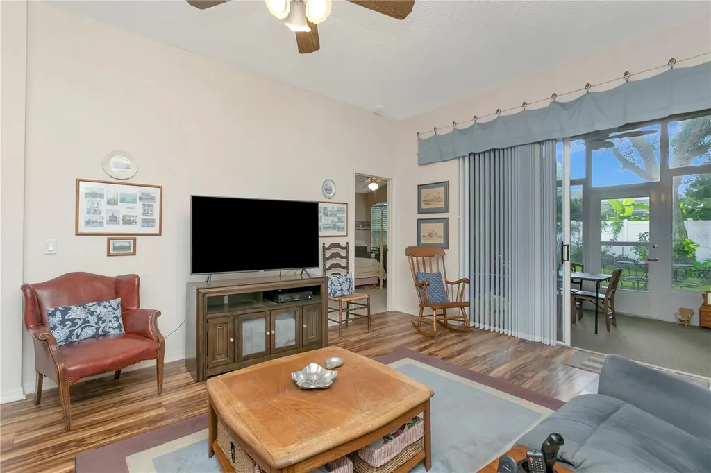 3049 Beaver Pond Trail Valrico FL 33596