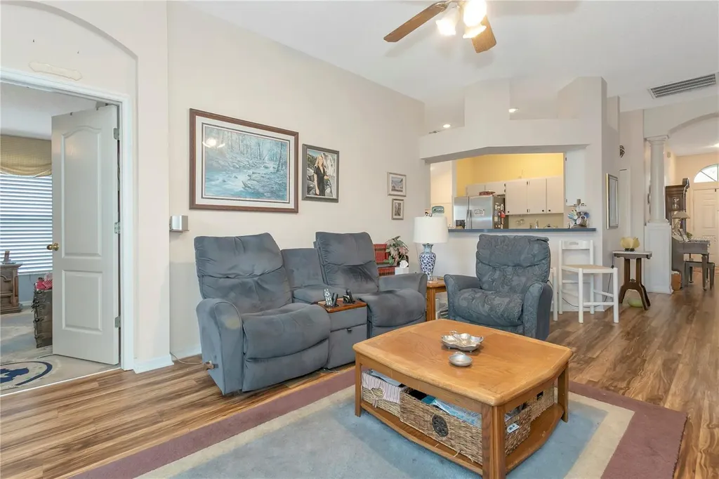 3049 Beaver Pond Trail Valrico FL 33596
