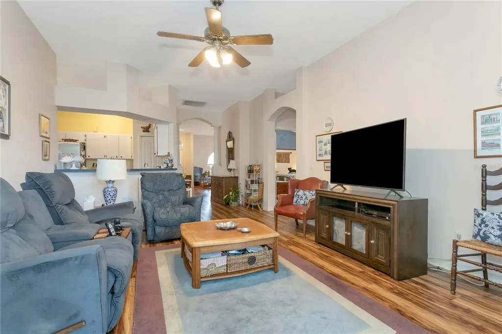3049 Beaver Pond Trail Valrico FL 33596
