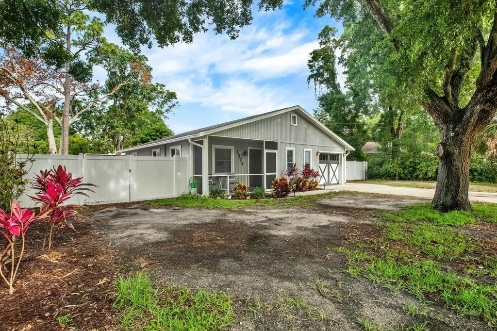 1978 Dix Street Largo FL 33774