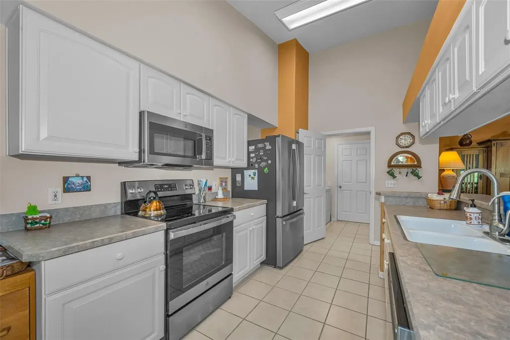 1015 Flora Vista Street New Port Richey FL 34655